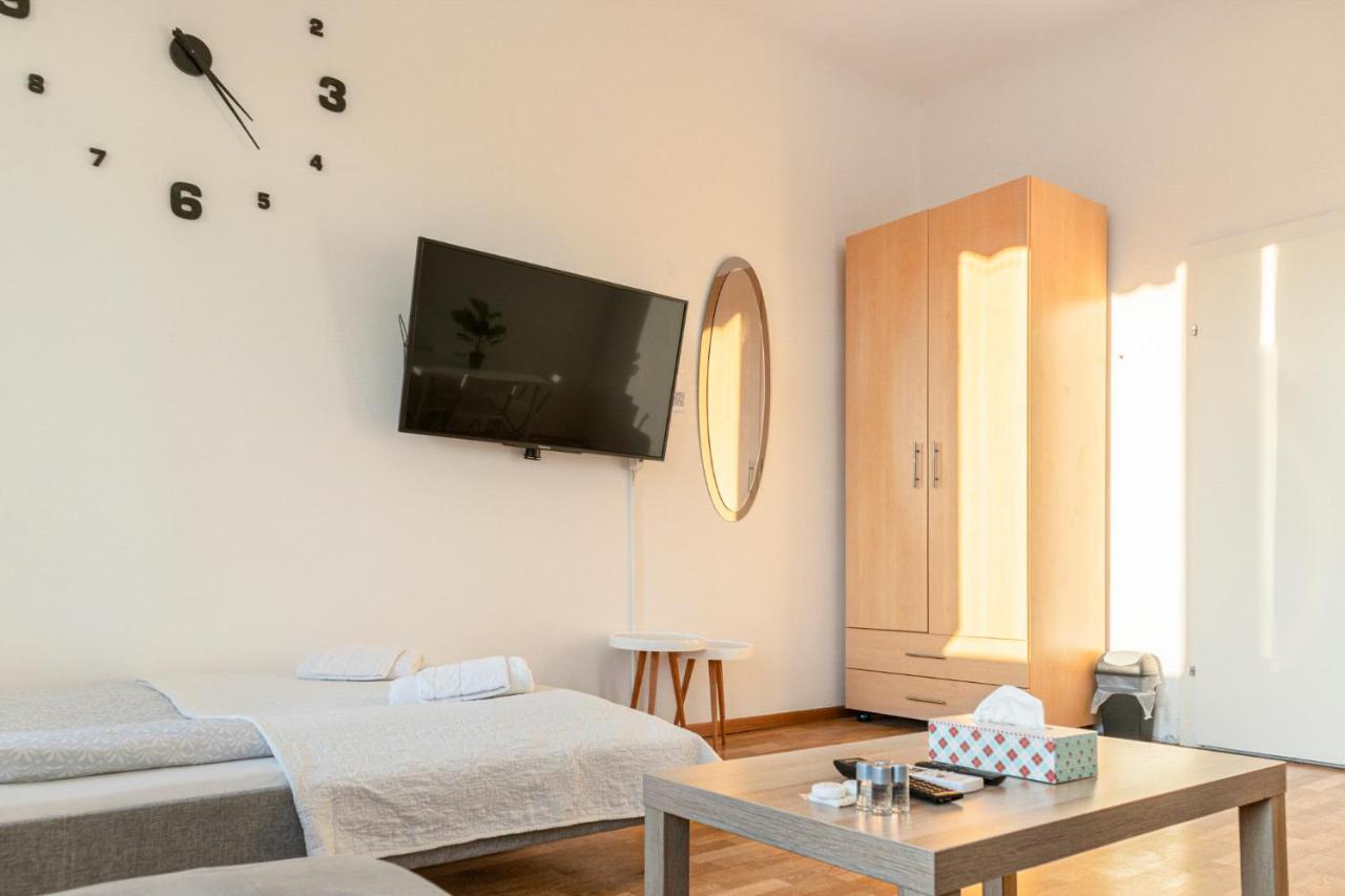 Joyful 2Br Shared Apt Near Millenium Tower & Danube River Wien Exterior foto